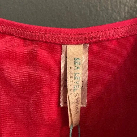Sea level swim - NWT - hot pink one piece - size 10 - adjustable straps - Picture 4 of 9